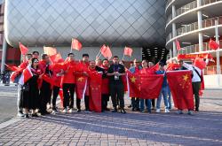 开云体育中国官网-球迷热情支持国内球员参加国际赛事