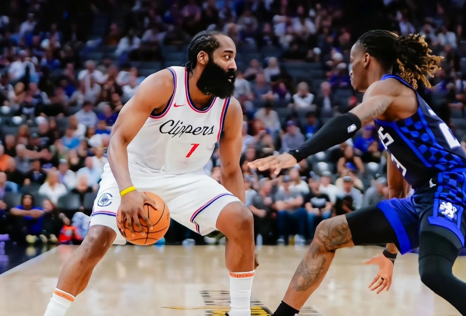 篮球明星乔治连续三场砍下+，快船大胜开拓者