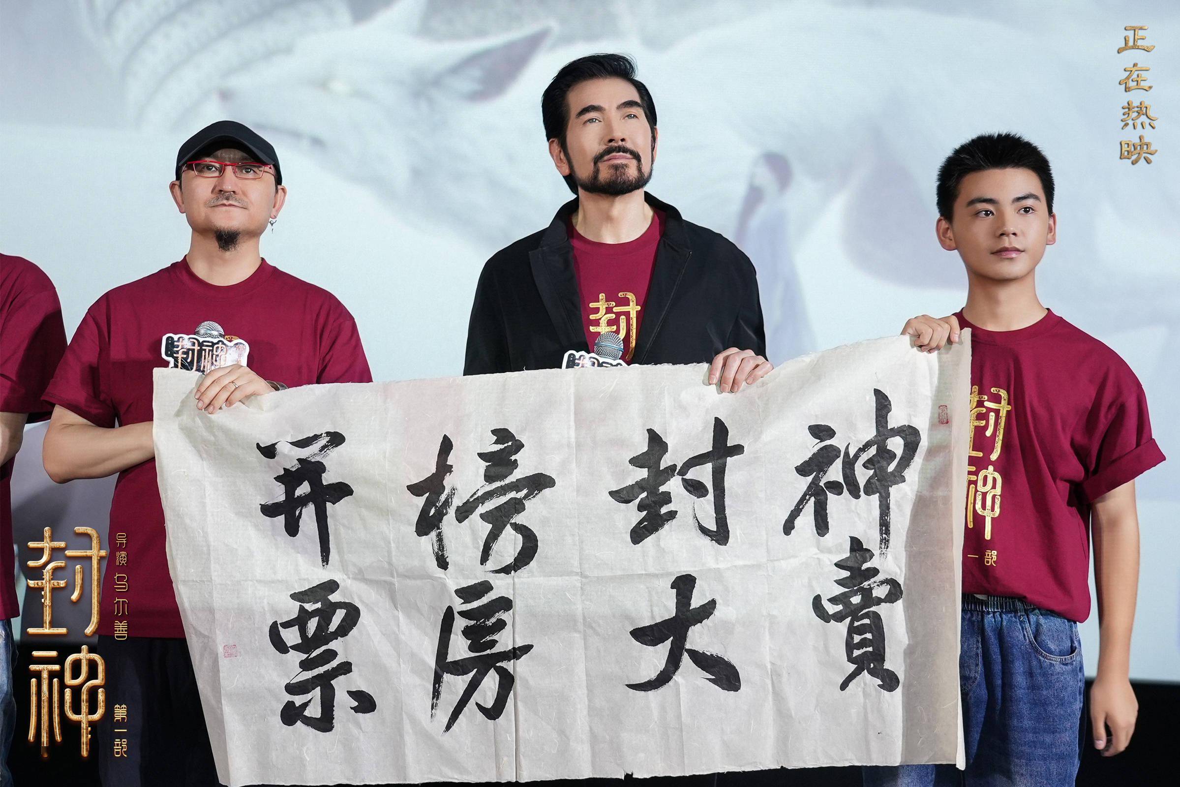 希腊选手拔得头筹，赢得观众赞叹！的简单介绍