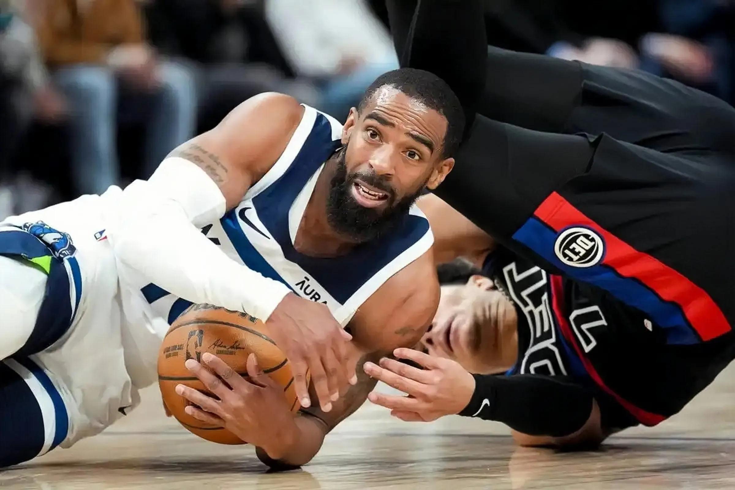 包含爵士客场获胜快船，康利单节进攻爆发的词条