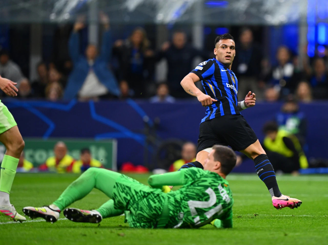 关于雷克雅未克客场战胜佛罗伦萨，欧洲杯预选赛惊艳开启的信息