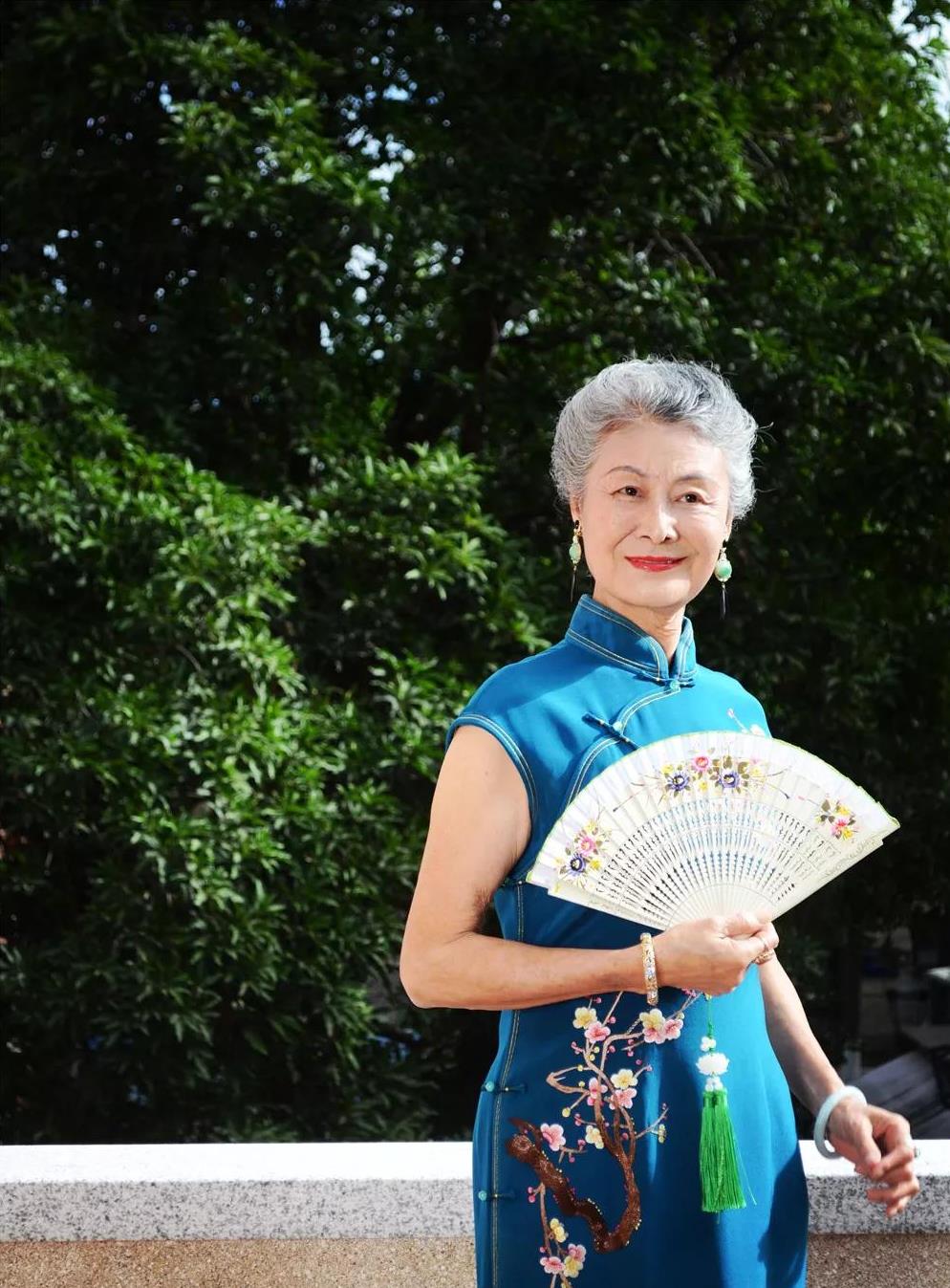 老妇人在最新比赛中展现出强大实力