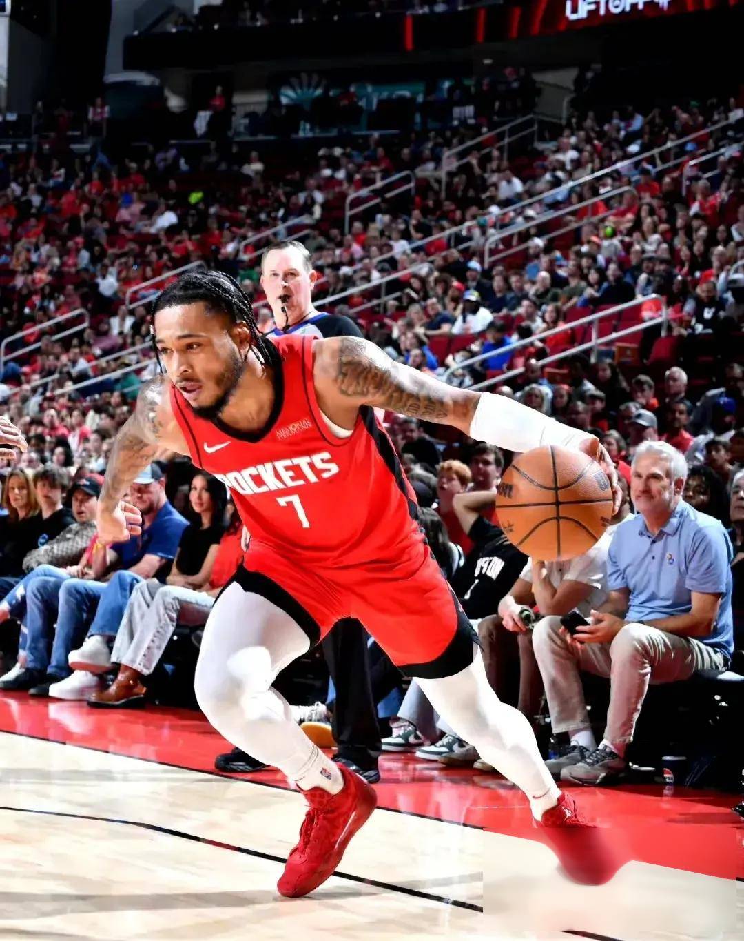 猛龙击败太阳，取得六连胜