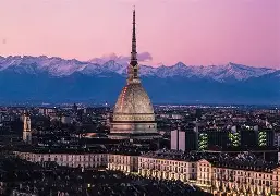 都灵队全面开花，势如破竹，灯火辉煌