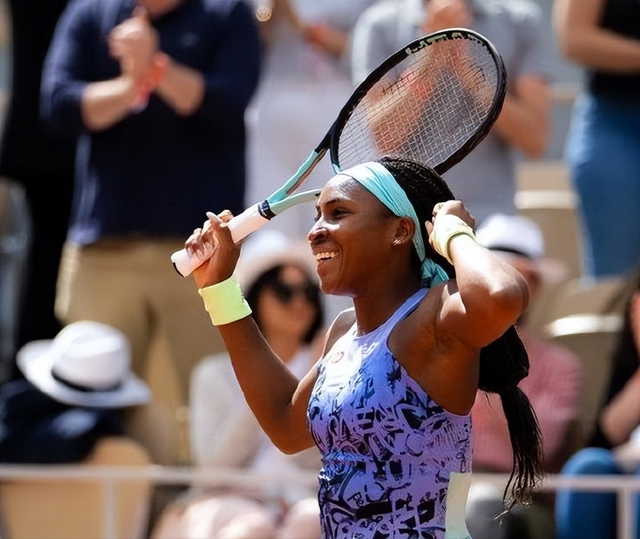 年轻天才突破传统，连续比赛成为焦点