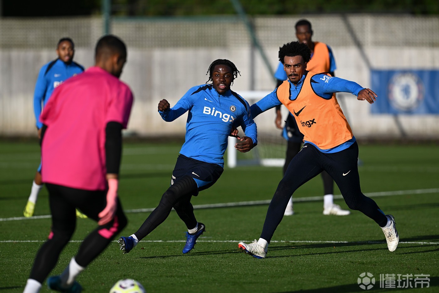 包含切尔西球员备战认真，期待胜利到来的词条